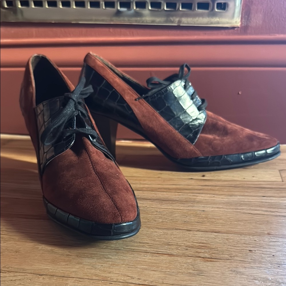 Amalfi by Rangoni Oxford block heels
